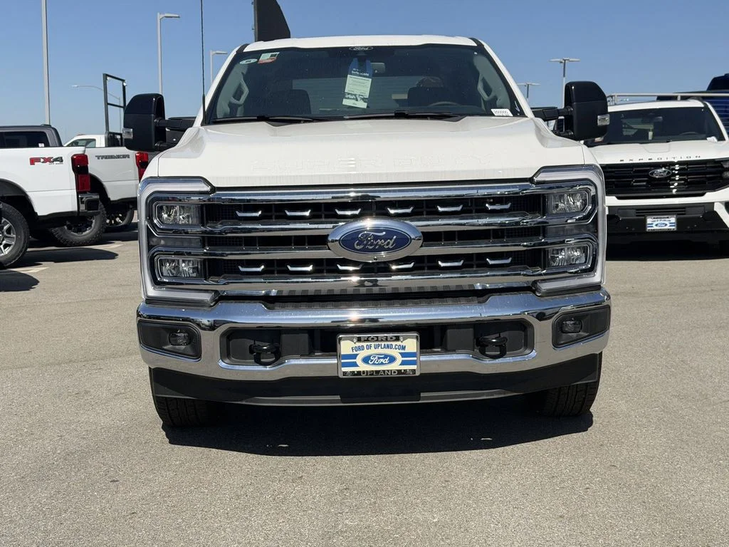 New 2026 Star White Metallic Tri-Coat Ford F-250® Lariat® image 4