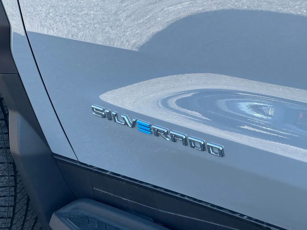 New 2026 Slate Gray Metallic Chevrolet LT image 4