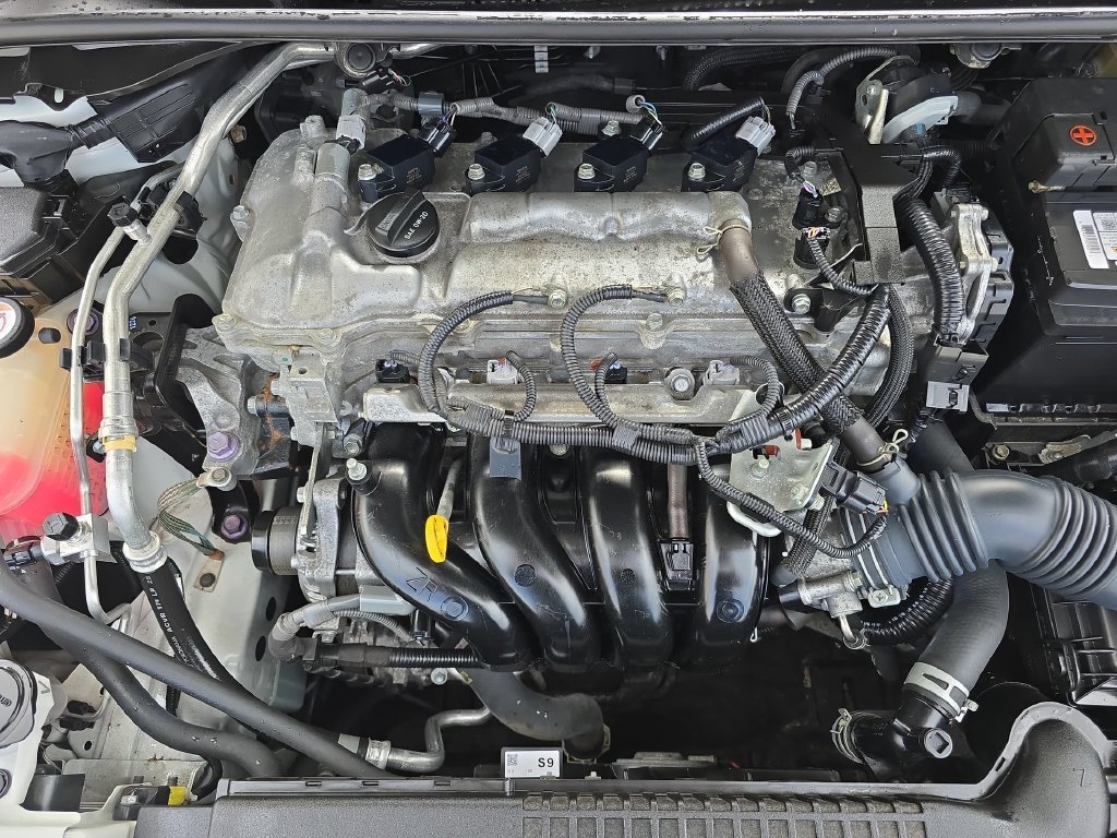 Certified Used 2020 White Toyota XLE image 40