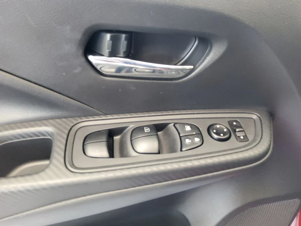 Used 2025 Red Nissan 1.6 SV image 12