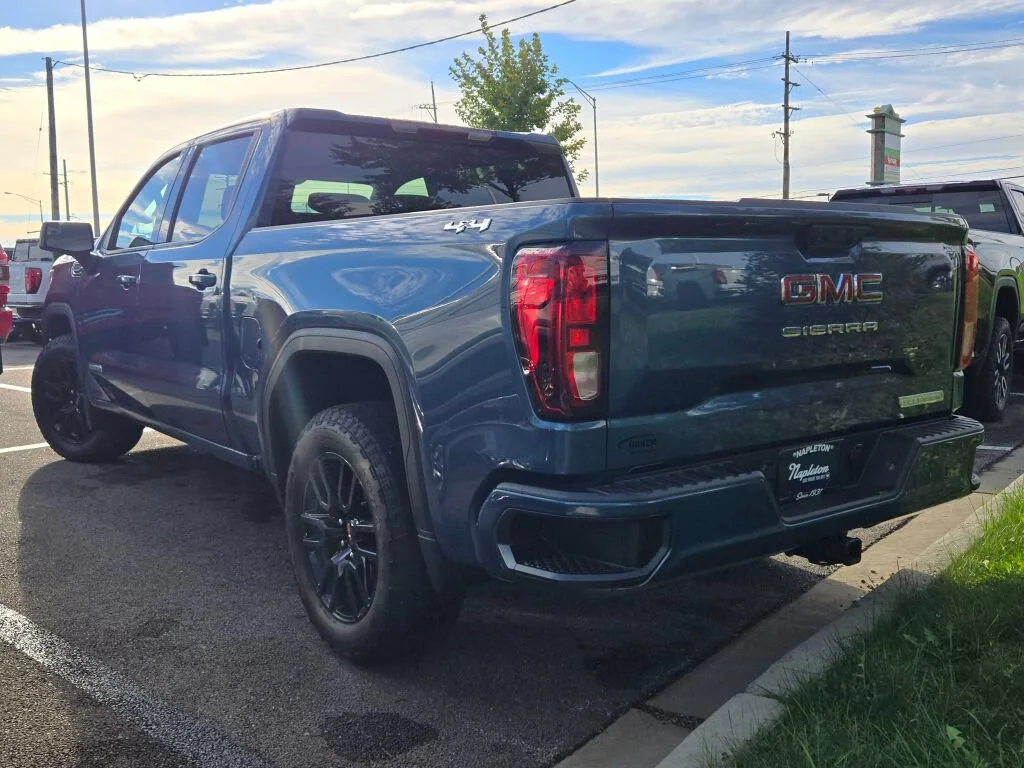 Used 2025 Blue GMC Elevation image 12
