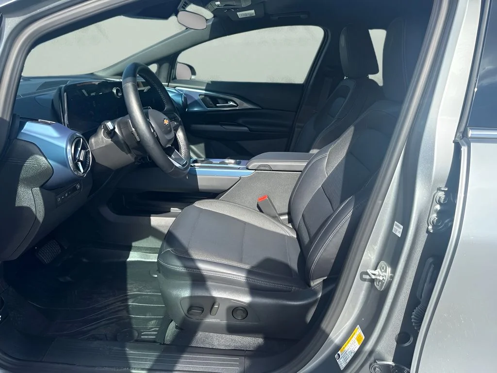 Used 2025 Gray Chevrolet LT image 9