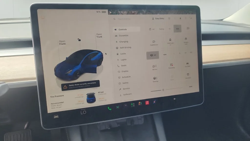 Used 2022  Tesla Base image 14