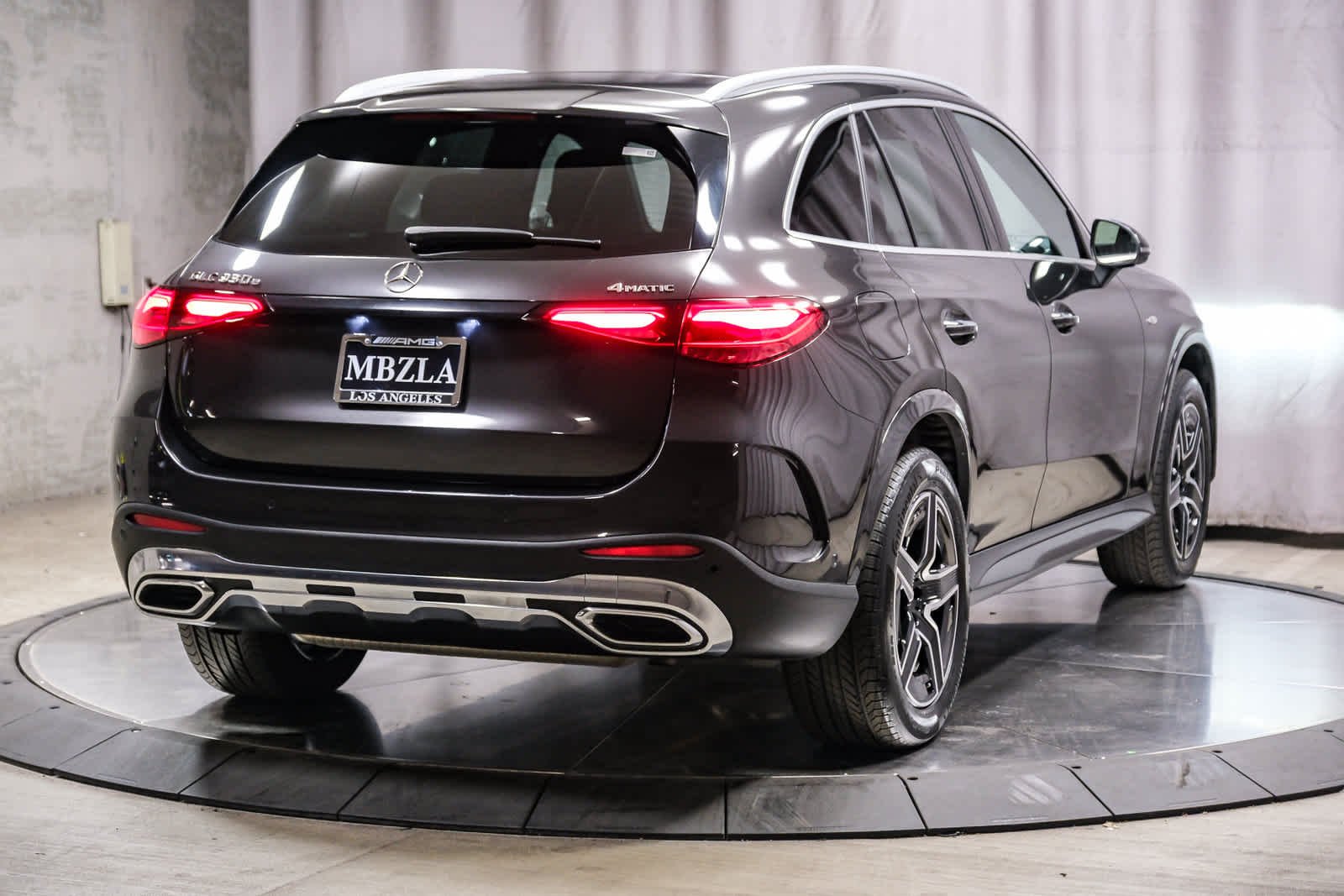 Certified Used 2025 Graphite Grey Metallic Mercedes-Benz GLC 350e image 4