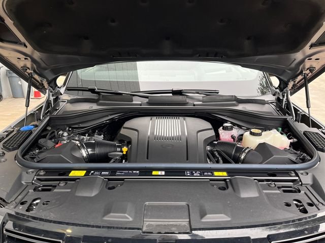 New 2026 Eiger Grey Land Rover SE image 19