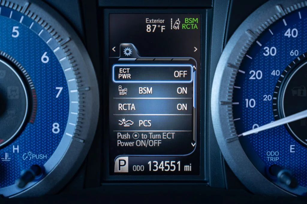 Used 2020 Predawn Gray Mica Toyota XLE image 19
