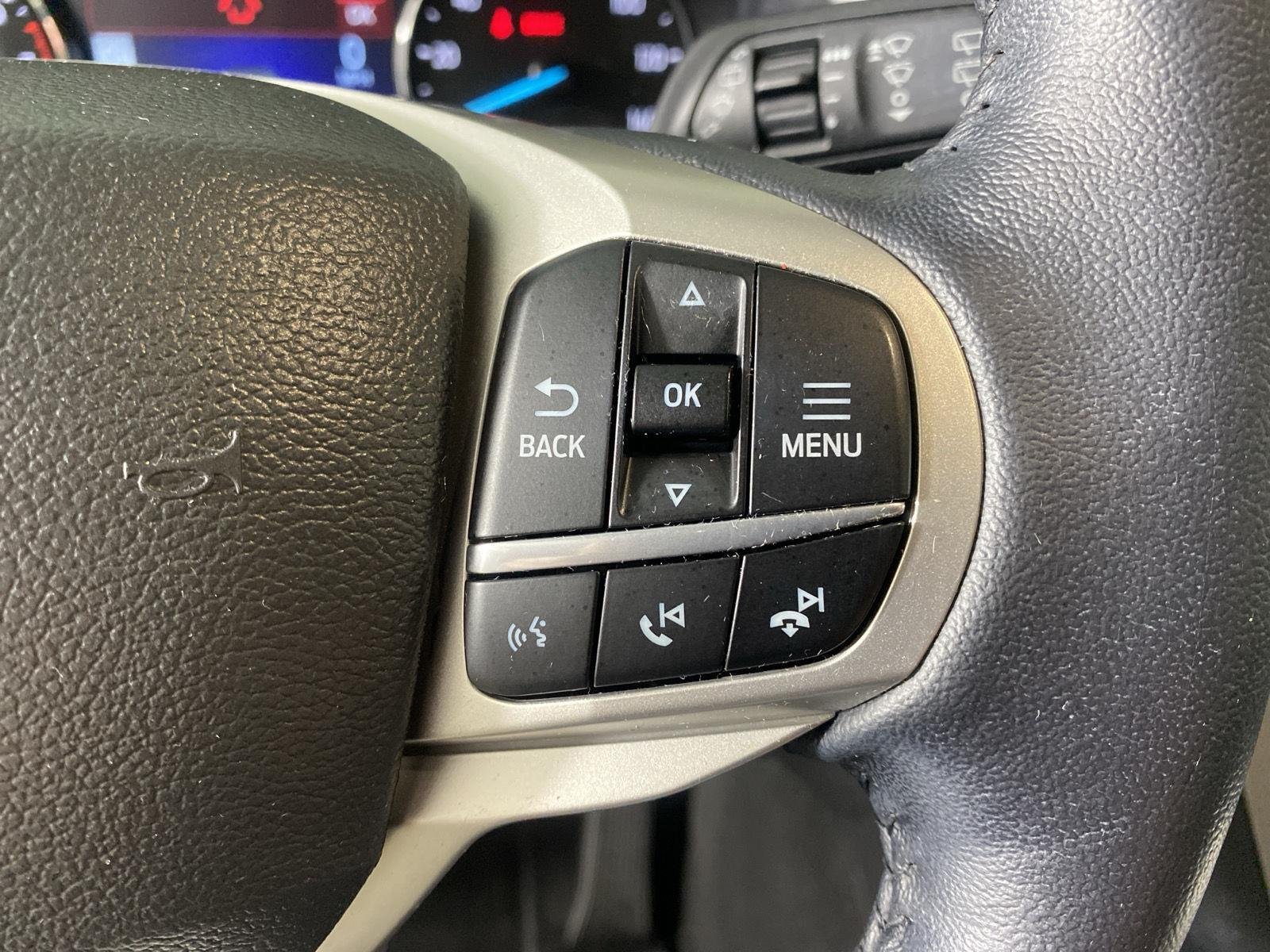 Used 2022 Star White Metallic Tri-Coat Ford XLT image 19