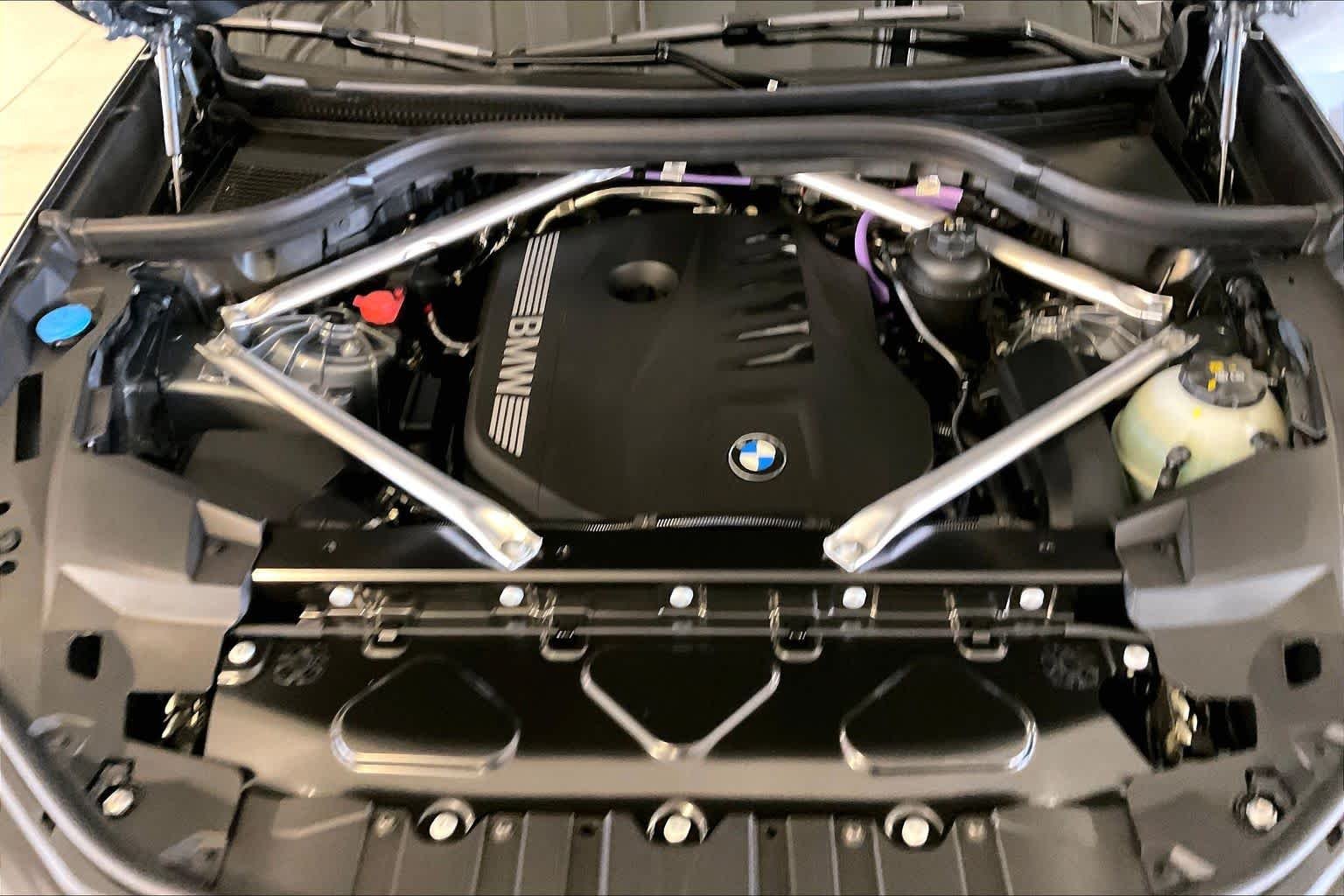 New 2026 Skyscraper Grey Metallic BMW xDrive40i image 16