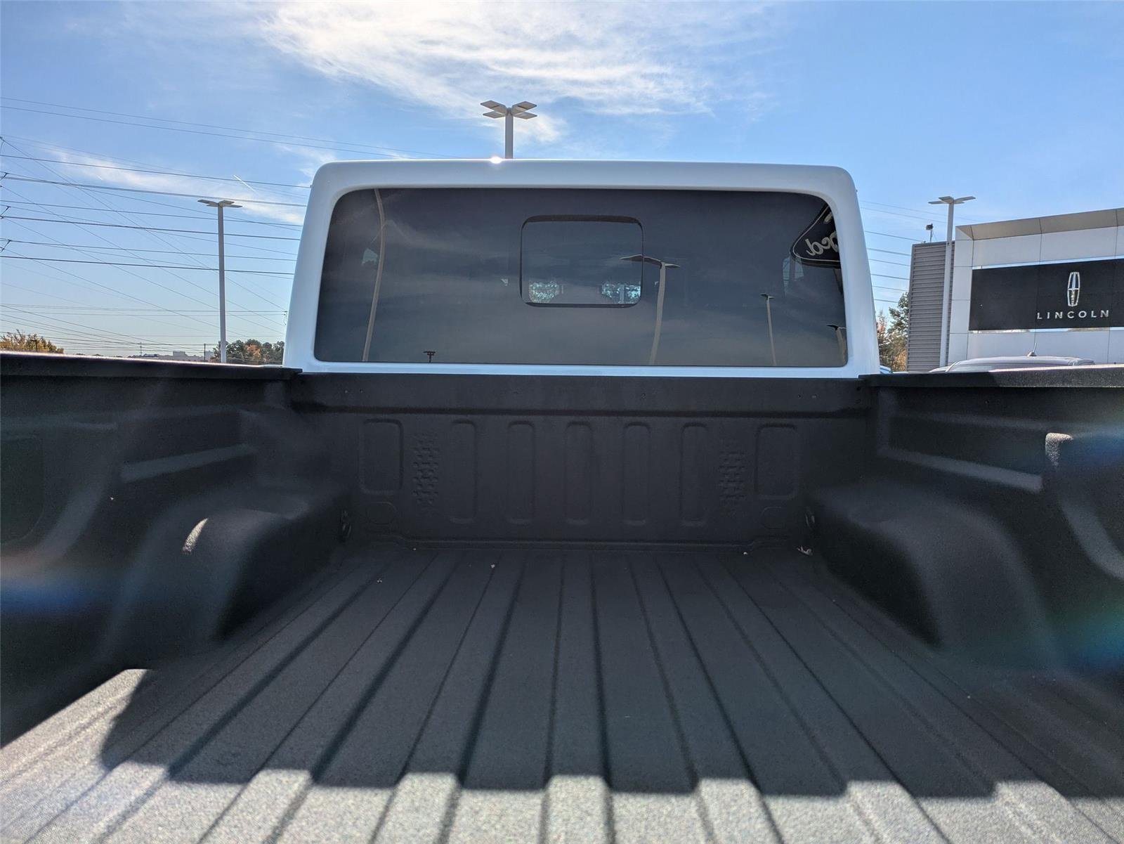 Used 2025 Bright White Clearcoat Jeep Rubicon image 28
