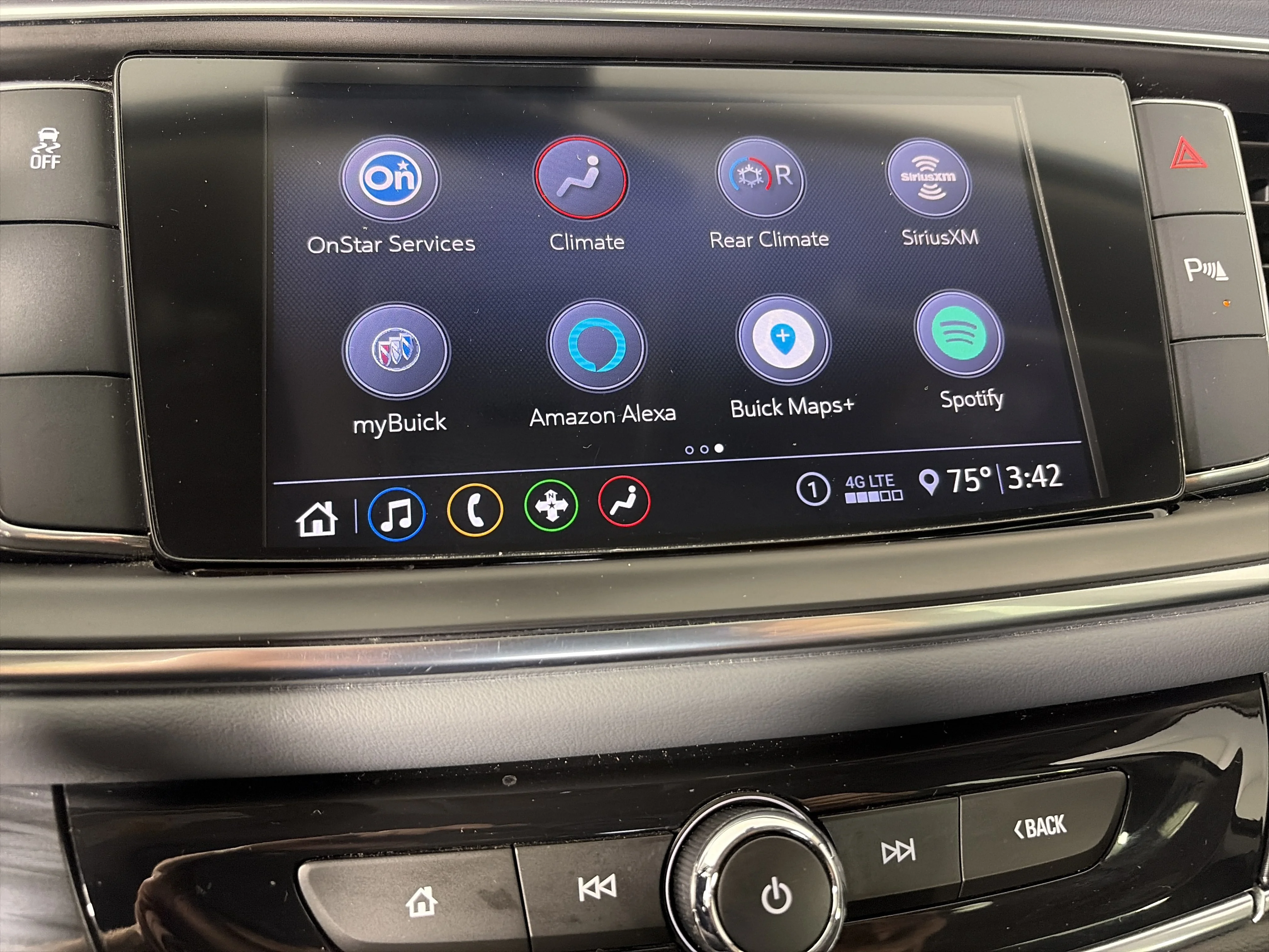 Used 2021 Includes Spectra Gray lower exterior accent color.) Buick Essence image 21