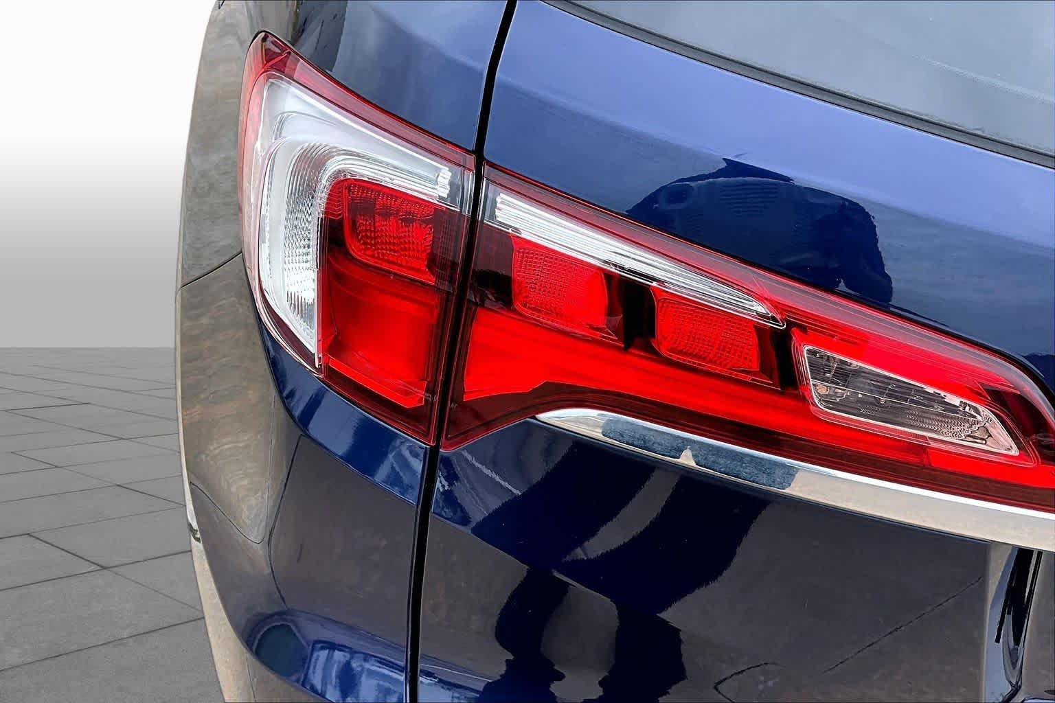 Used 2017 BLUE Acura w/Technology Pkg image 29