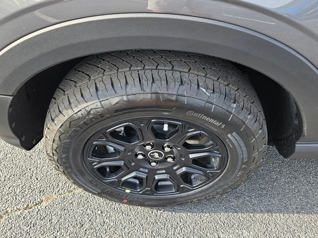 New 2025 Carbonized Gray Metallic Ford Badlands® image 10