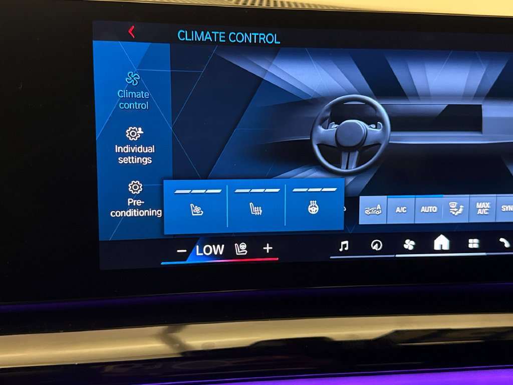 Used 2025 Grey BMW Base image 30