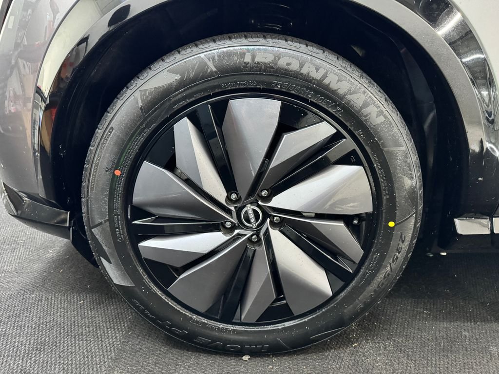 Used 2023 Gray Nissan ENGAGE image 12