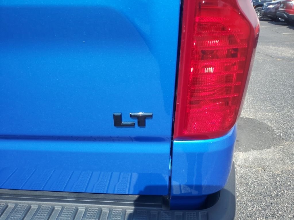 Used 2025 Blue Chevrolet LT image 6