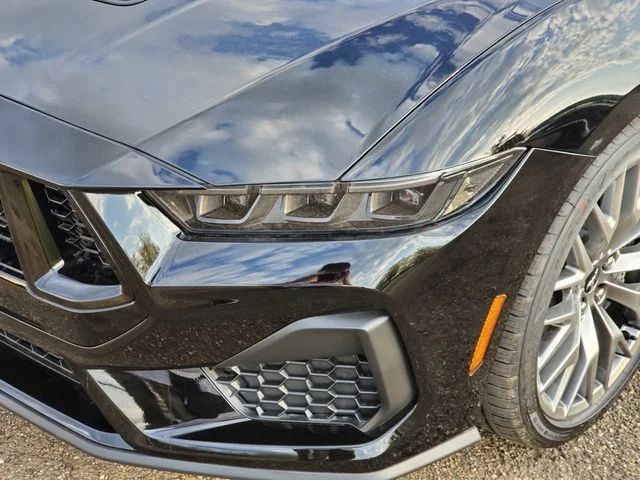 2025 Ford Mustang GT Premium Convertible - Photo 12