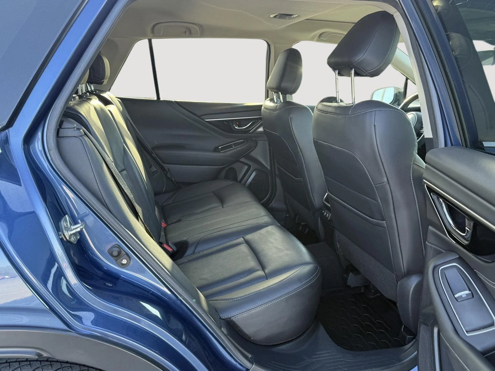 Used 2020 Abyss Blue Pearl Subaru Limited image 17