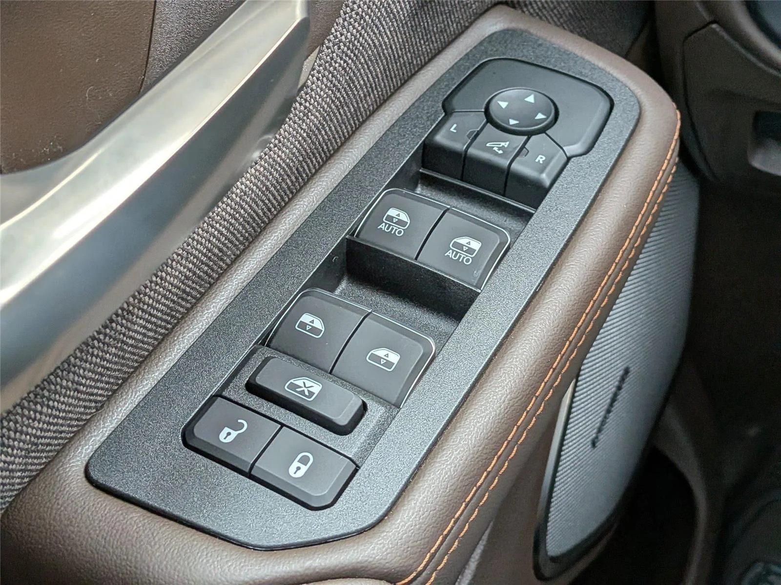 2026 RAM 1500 Limited Longhorn - Photo 23