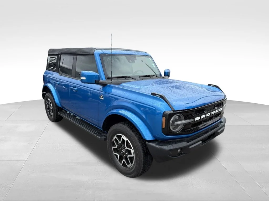 Used 2024 Blue Ford Outer Banks image 9