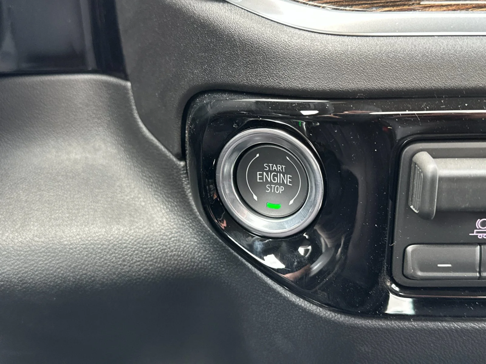 New 2026 Onyx Black GMC SLE DRW image 17