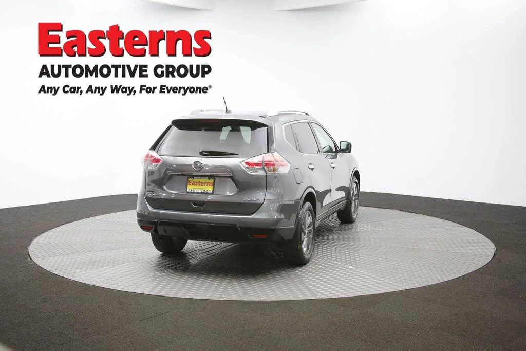 Used 2016 Gray Nissan SL image 37