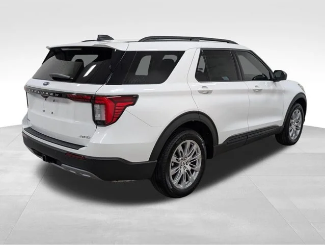 New 2026 Star White Metallic Tri-Coat Ford Active image 46