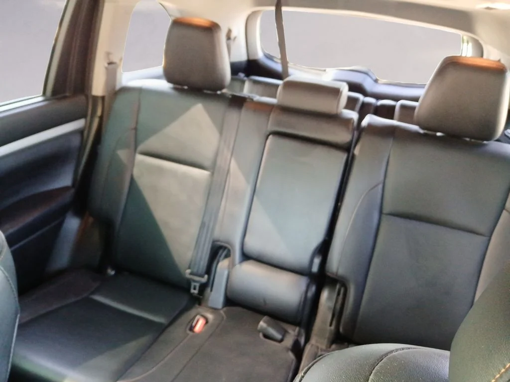 Used 2019 Red Toyota XLE image 16