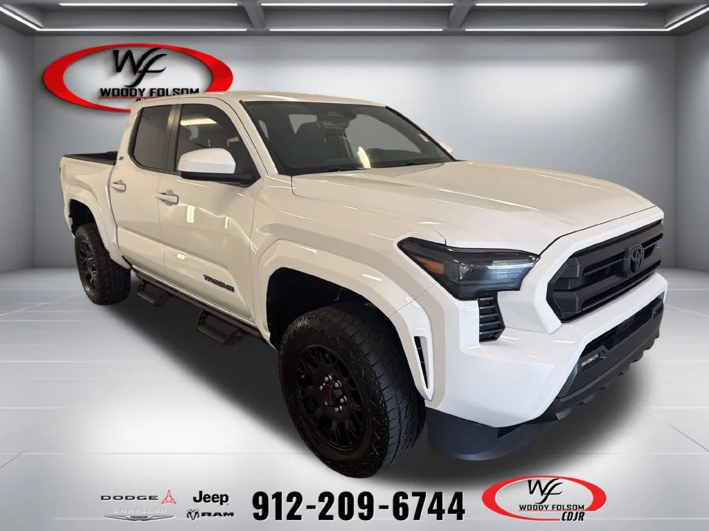 Used 2025 White Toyota SR5 image 1