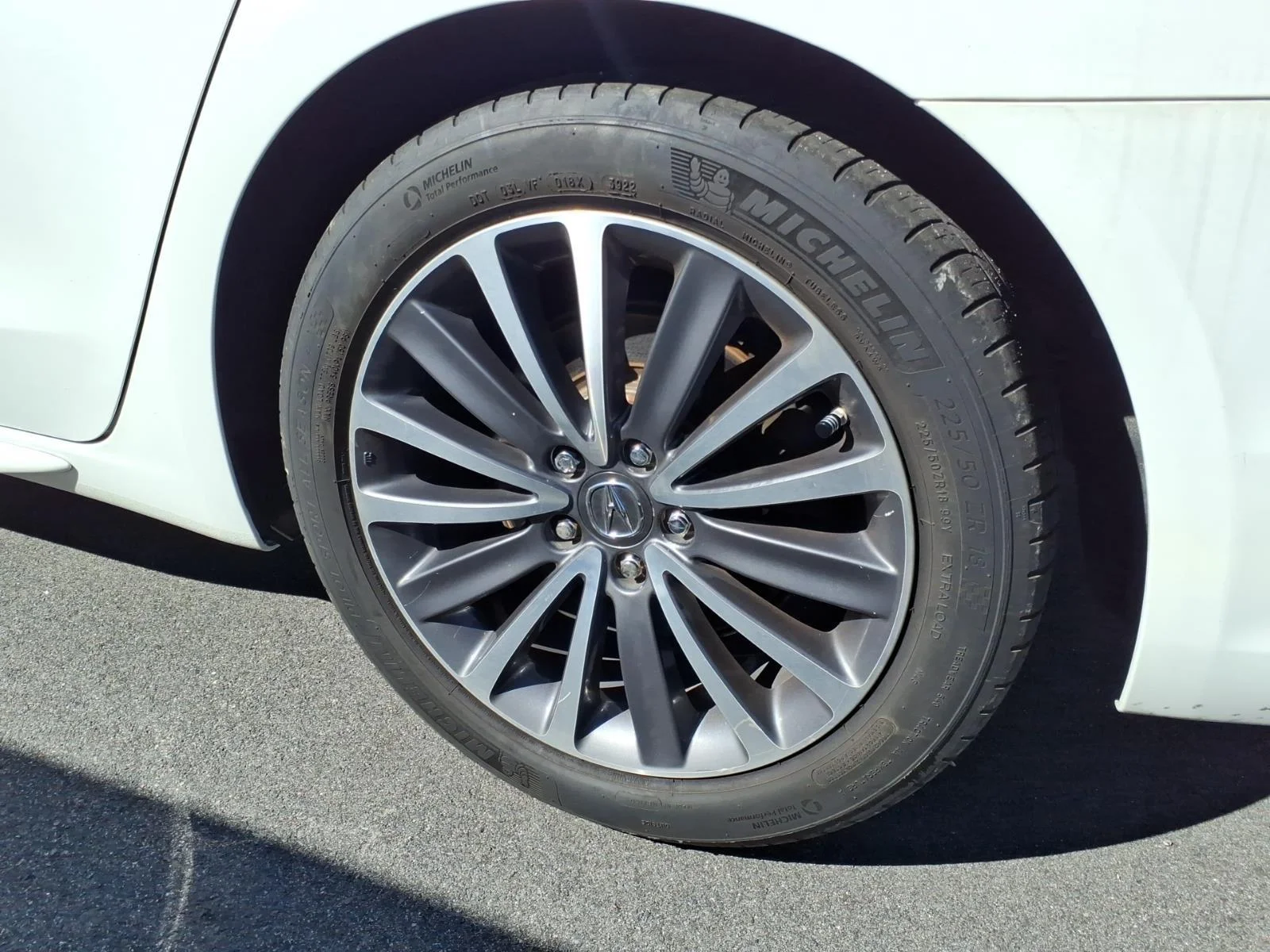 Used 2018 Bellanova White Pearl Acura w/Advance Pkg image 17