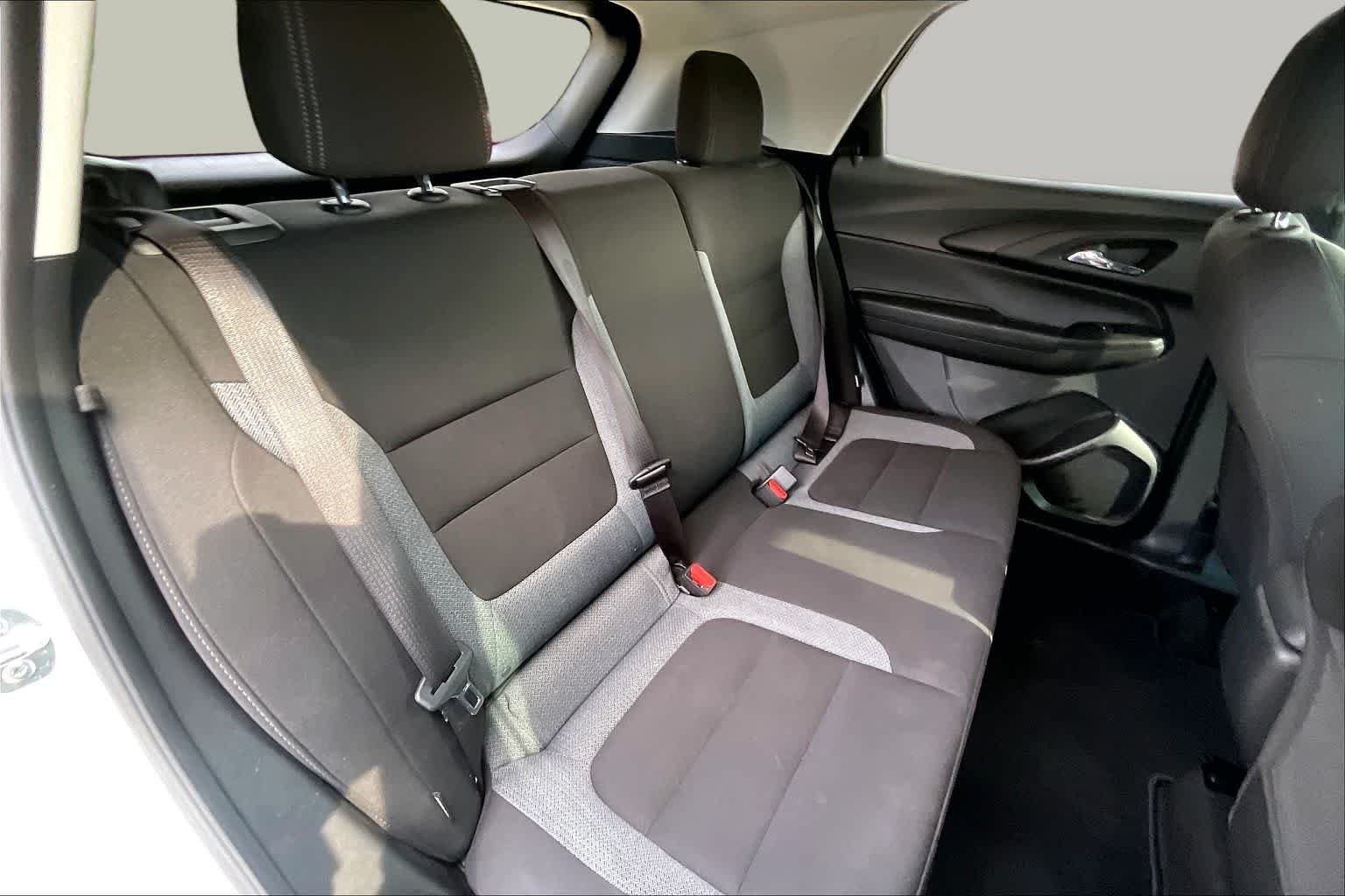 Used 2025 Summit White Chevrolet LT image 19