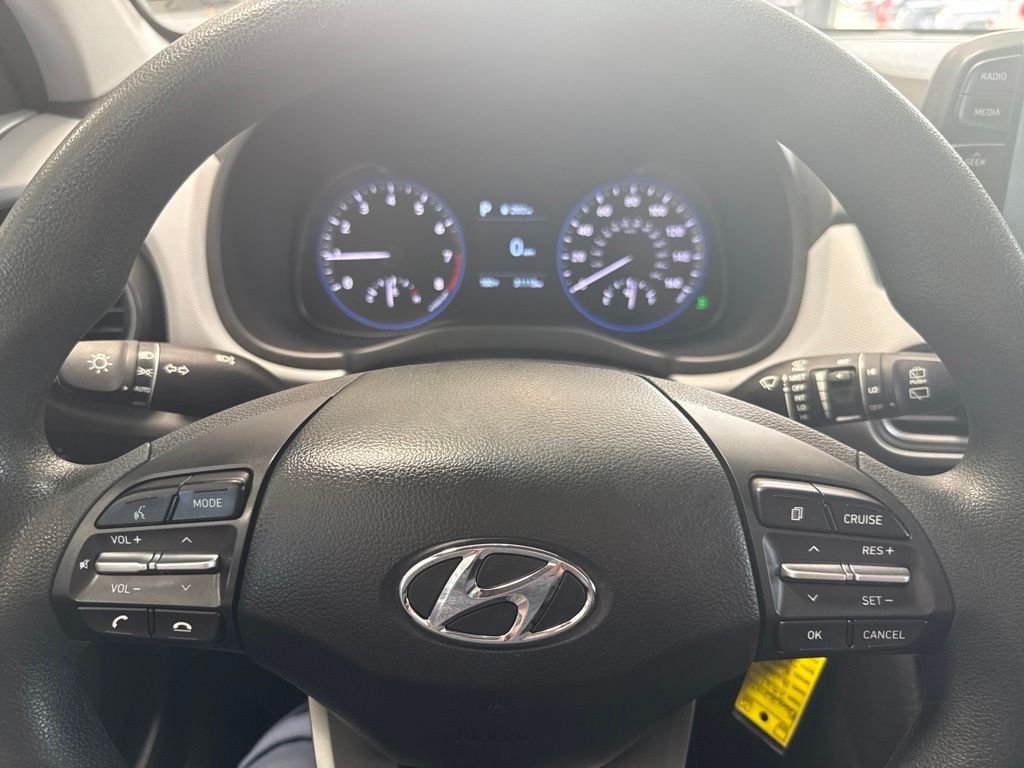 Used 2021 Red Hyundai SE image 17