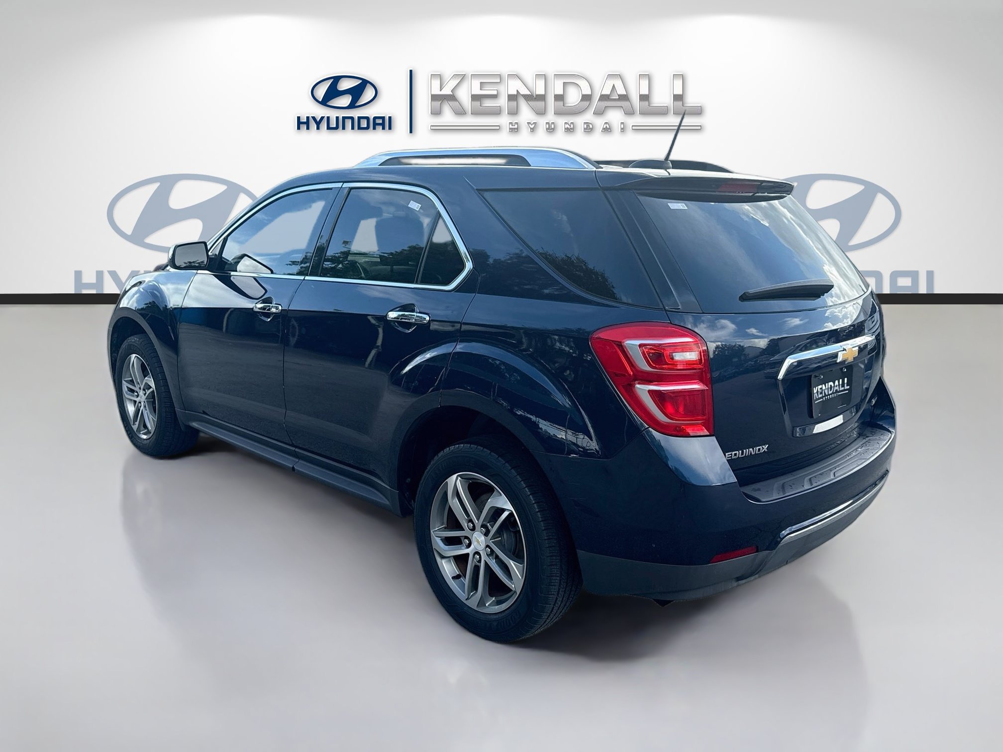 Used 2017 Blue Velvet Metallic Chevrolet Premier image 4