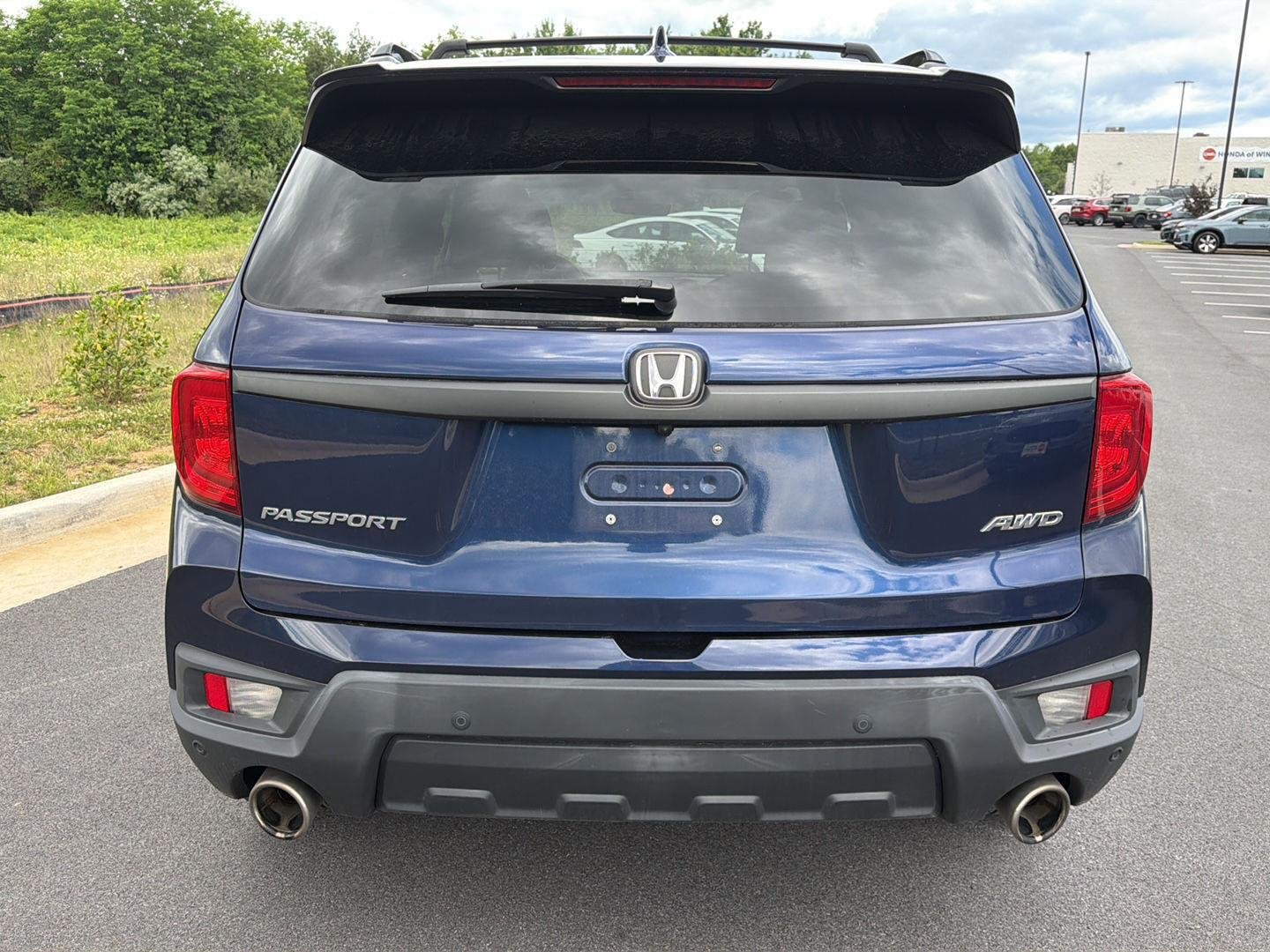 Used 2022 Obsidian Blue Pearl Honda EXL image 2