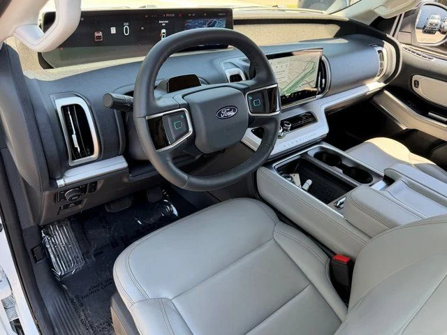 Used 2025 White Ford Active image 9