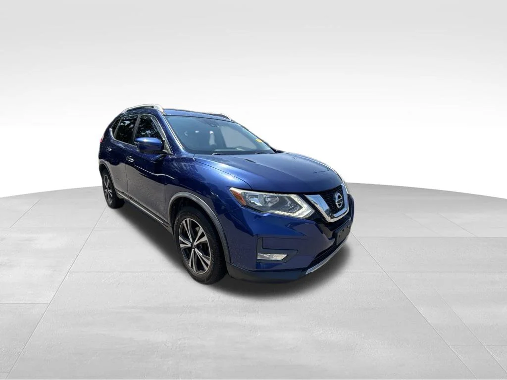 Used 2017 Blue Nissan SL image 8