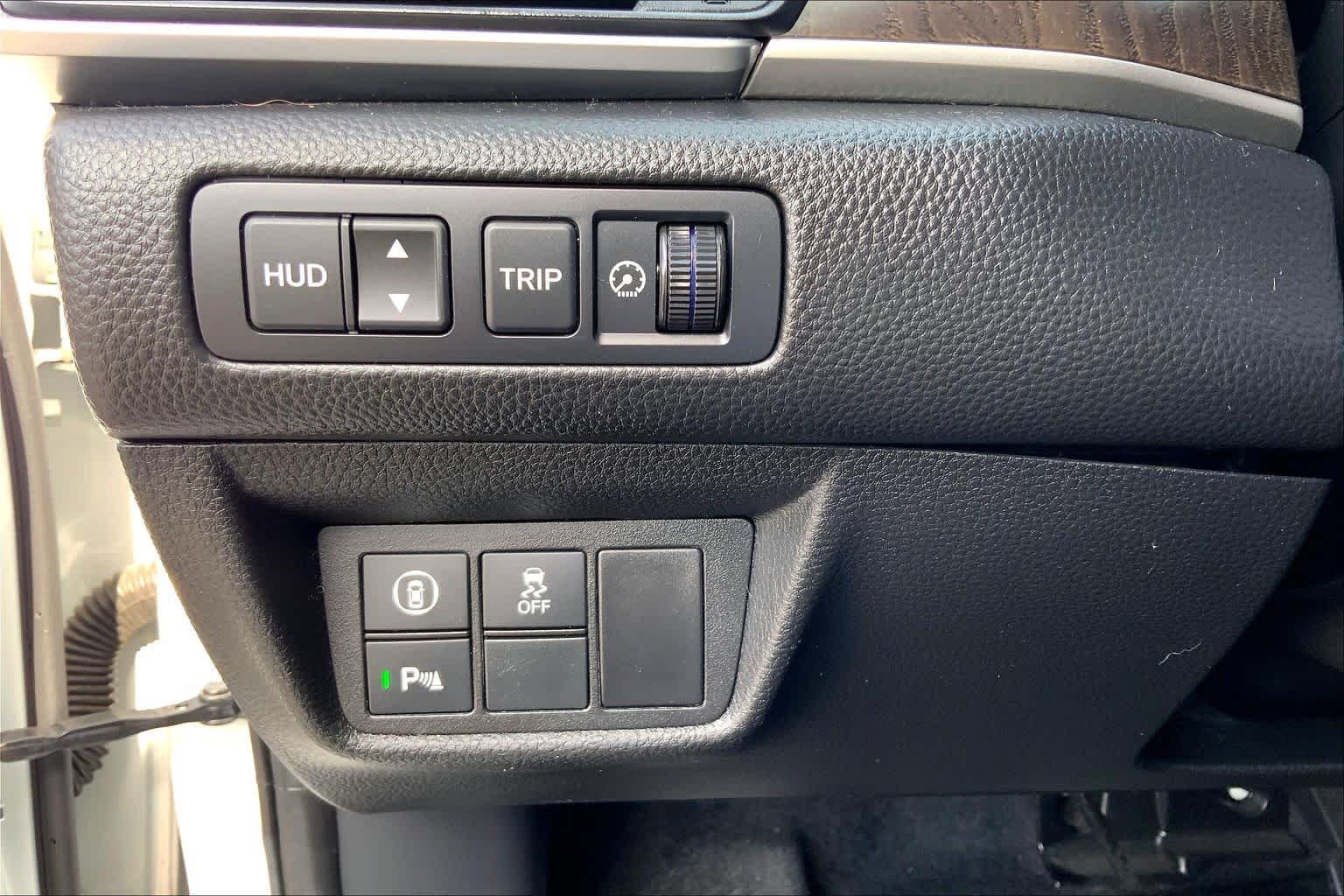 Used 2021 Platinum White Pearl Honda Touring image 33