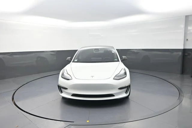 Used 2022  Tesla Long Range image 28
