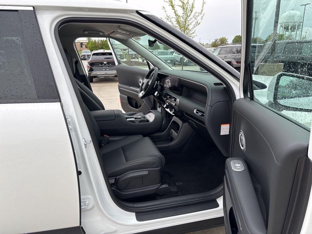 New 2026 White Pearl Hyundai SEL 8P image 31