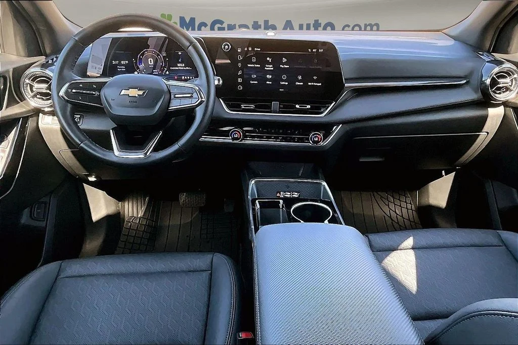 Used 2025 Green Chevrolet LT image 9