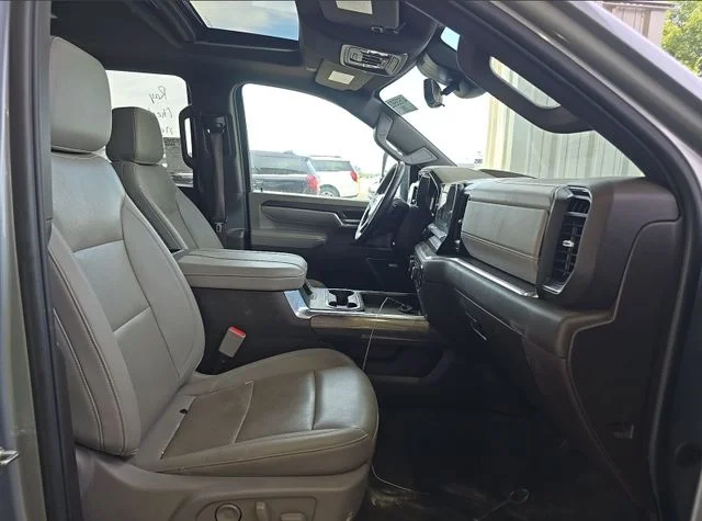 Used 2024 Gray Chevrolet LTZ image 5
