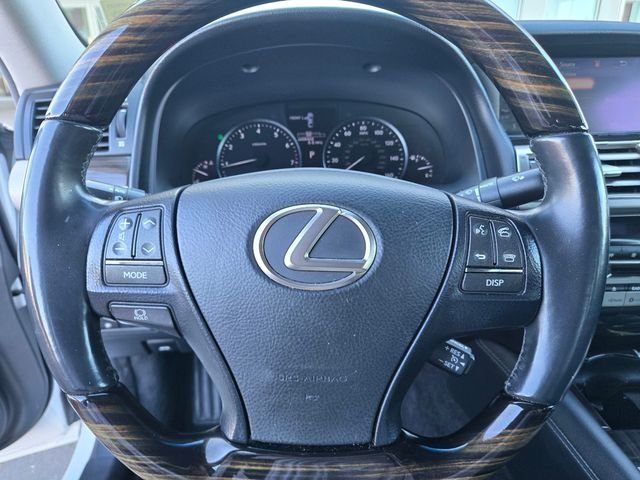 Used 2016 White Lexus 460 image 20