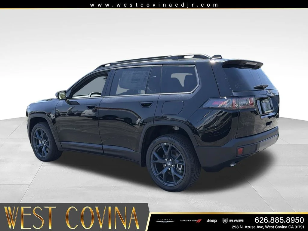 New 2026 Diamond Black Crystal Pearlcoat Jeep  image 11