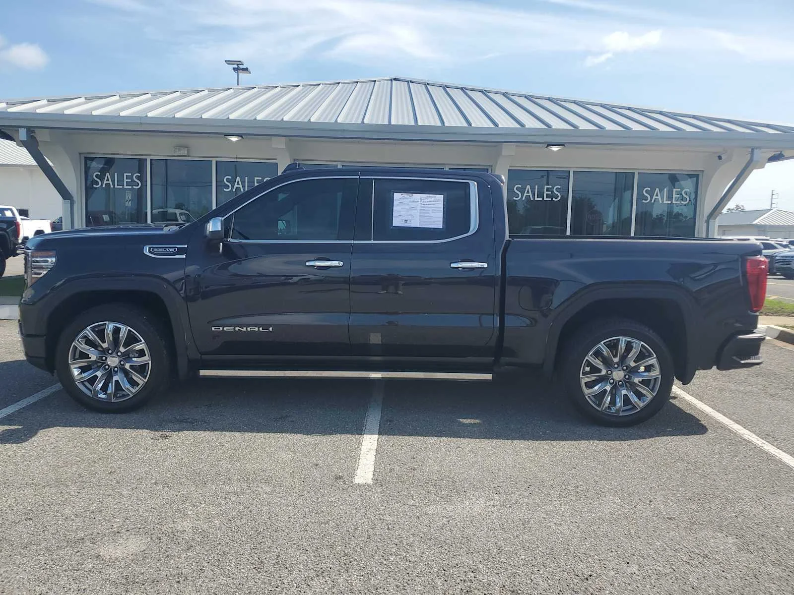 Used 2025 Titanium Rush Metallic GMC Denali image 2