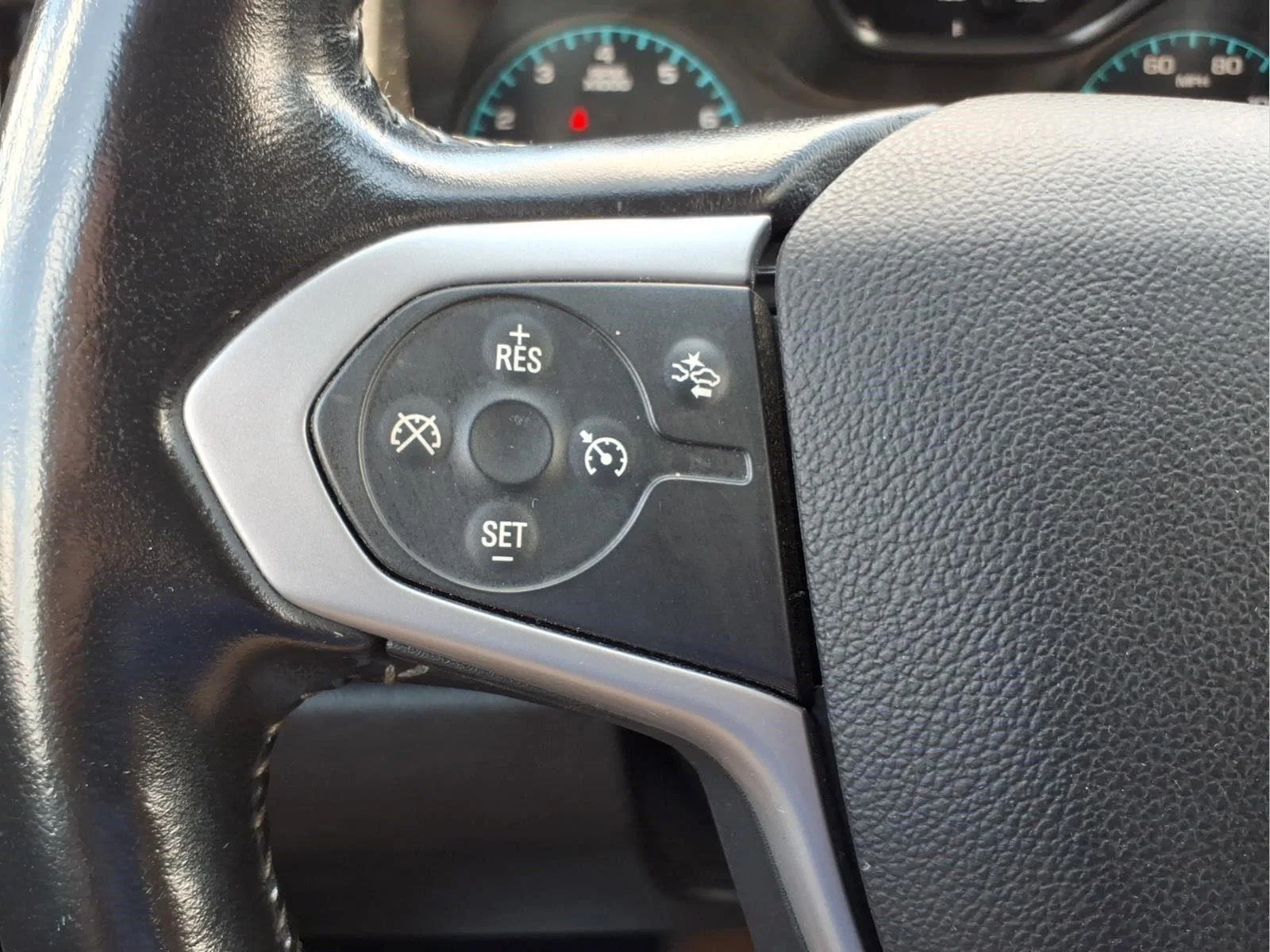 Used 2021 SATIN STEEL METALLIC Chevrolet 2WD LT image 21