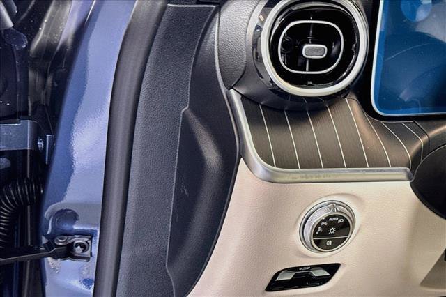 New 2026 Twilight Blue Metallic Mercedes-Benz C 300 image 40