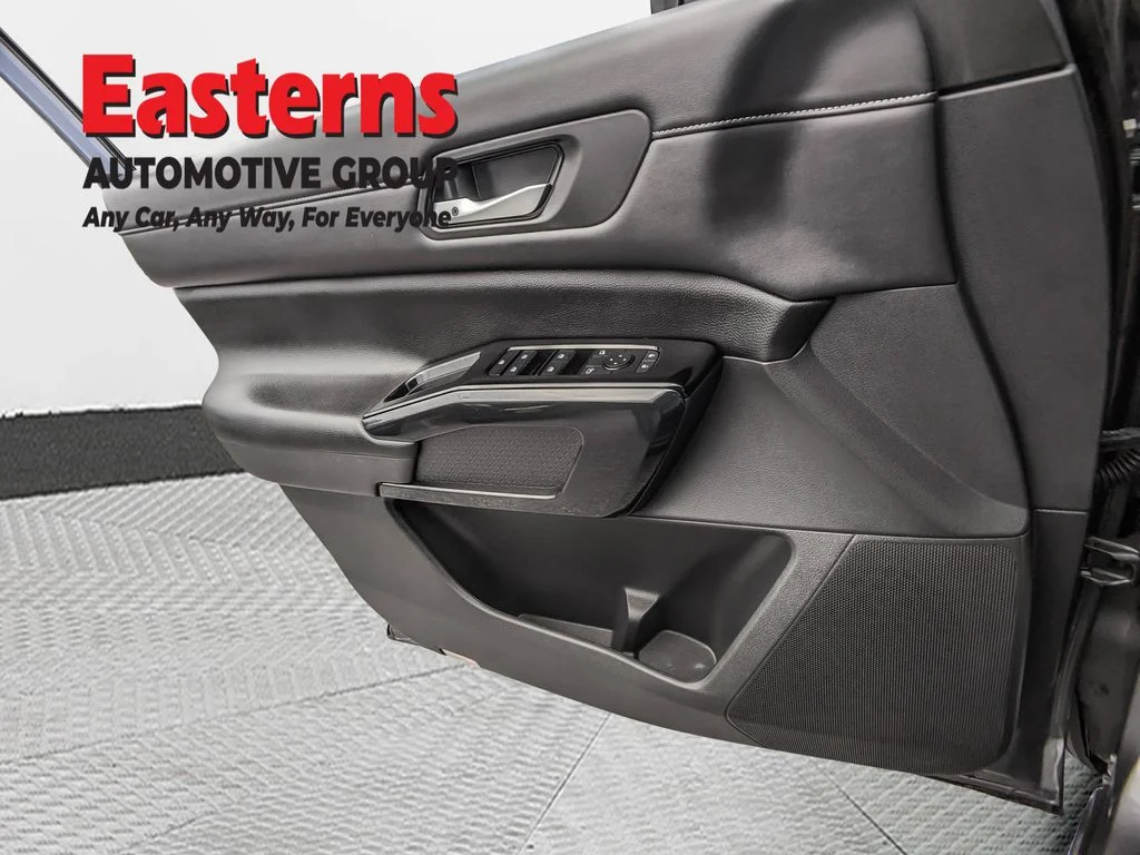 Used 2022 Gray Nissan SV image 28
