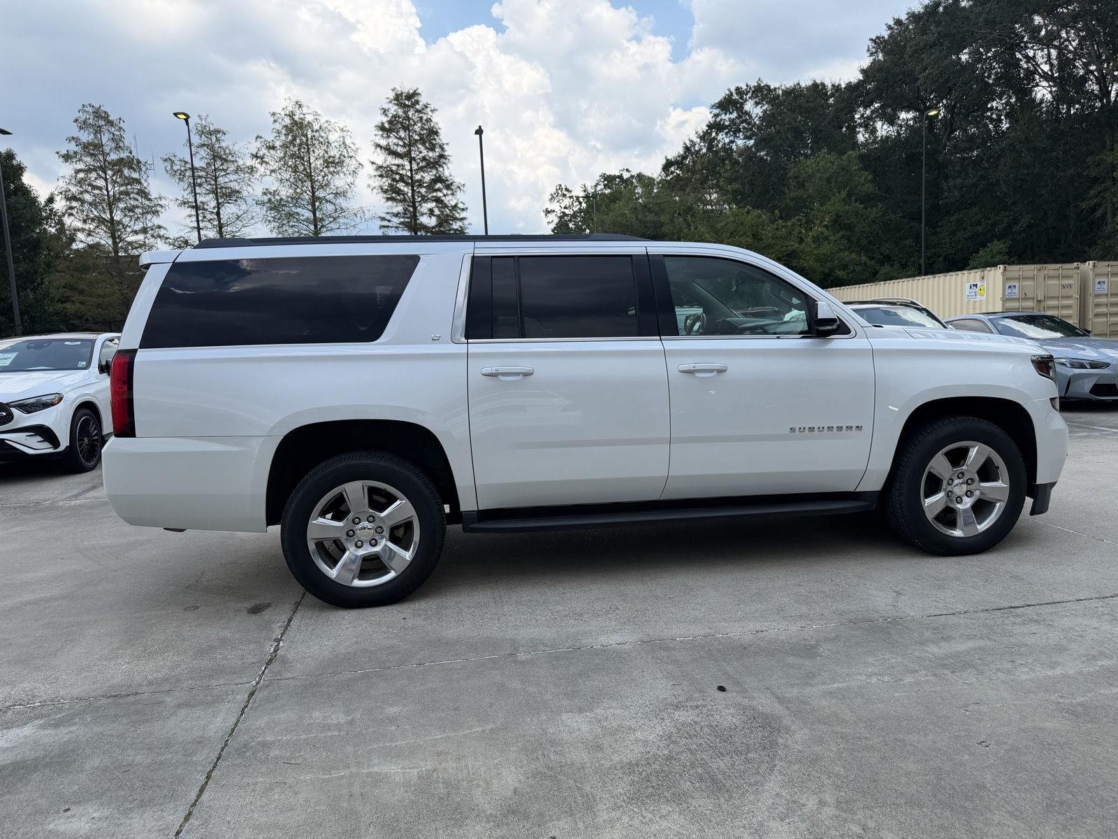 Used 2020 Iridescent Pearl Tricoat Chevrolet LT image 28