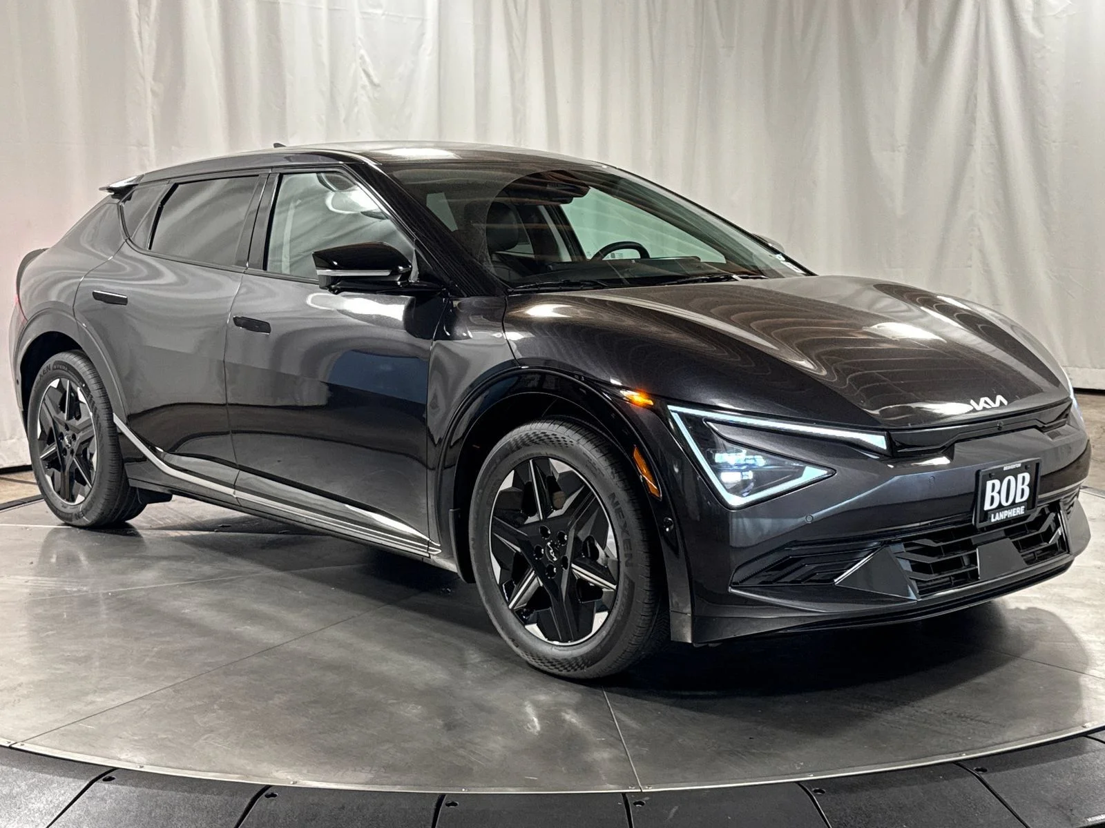 New 2026 Gray Metallic Kia Wind image 7