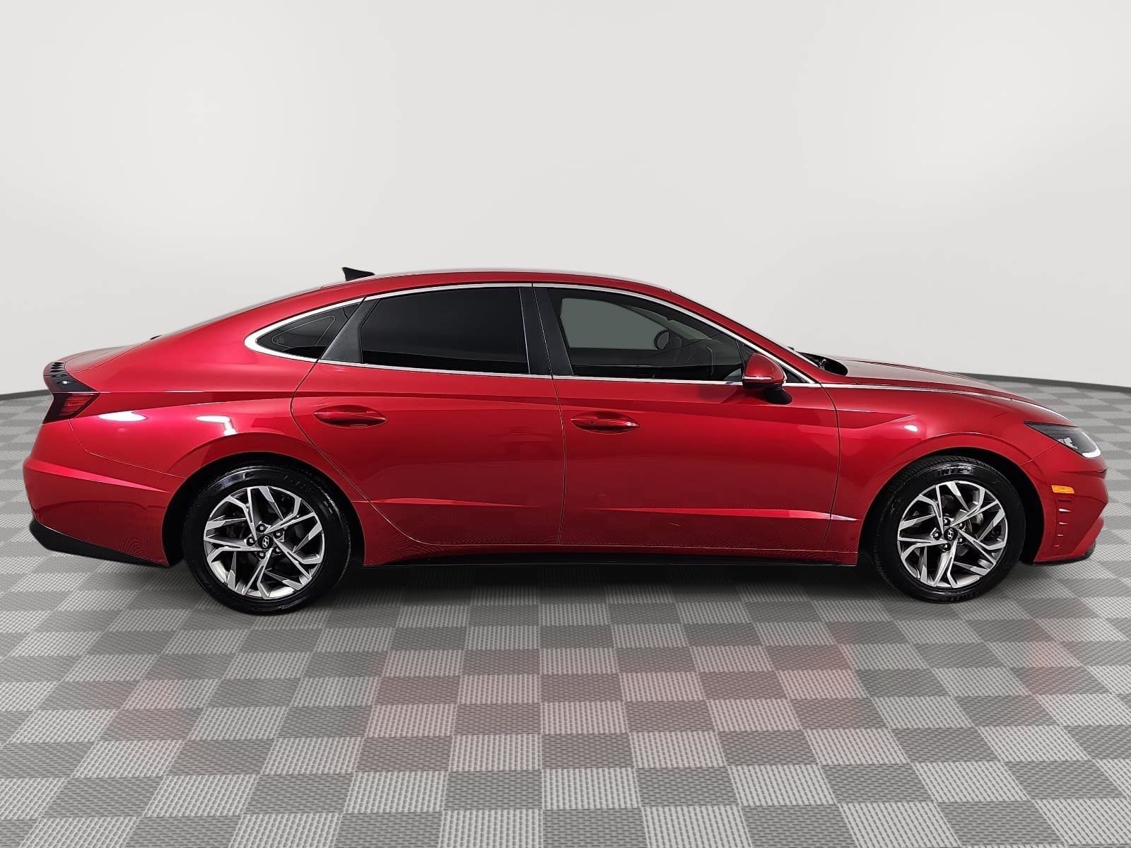 Used 2021 Red Hyundai SEL image 9