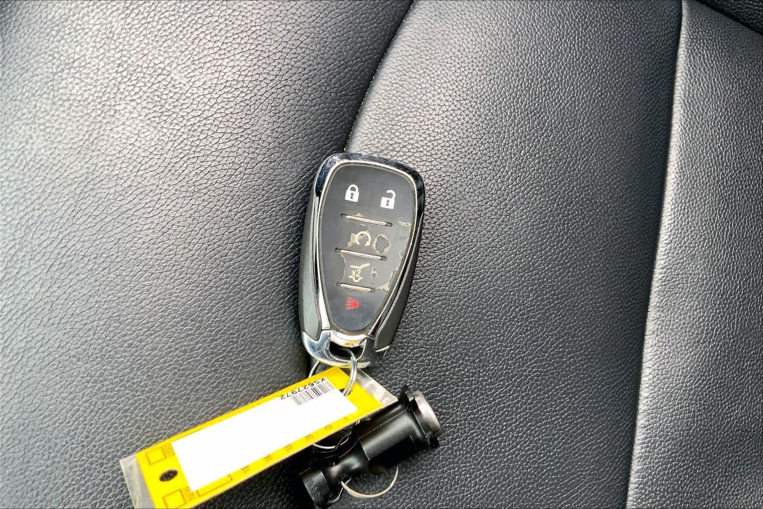 Used 2019 Summit White Chevrolet LT image 15